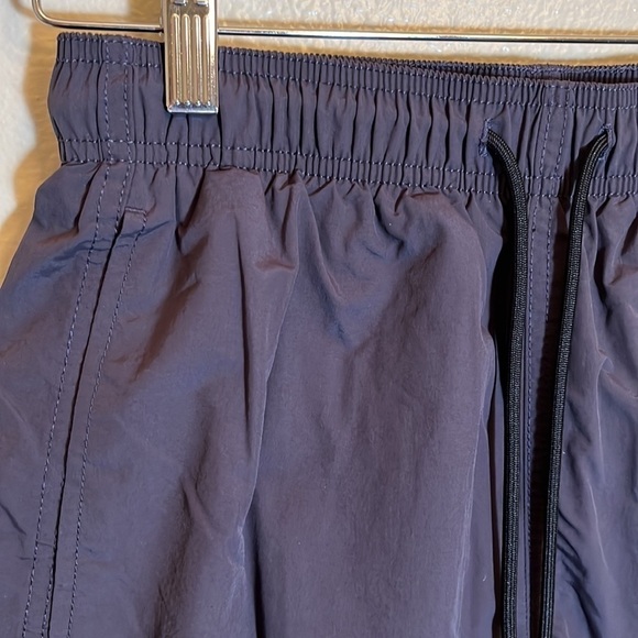 Standard Cloth Nylon Neutral Casual Shorts - Picture 2 of 11